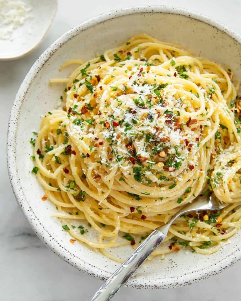 Spaghetti with Garlic and Olive Oil Recipe