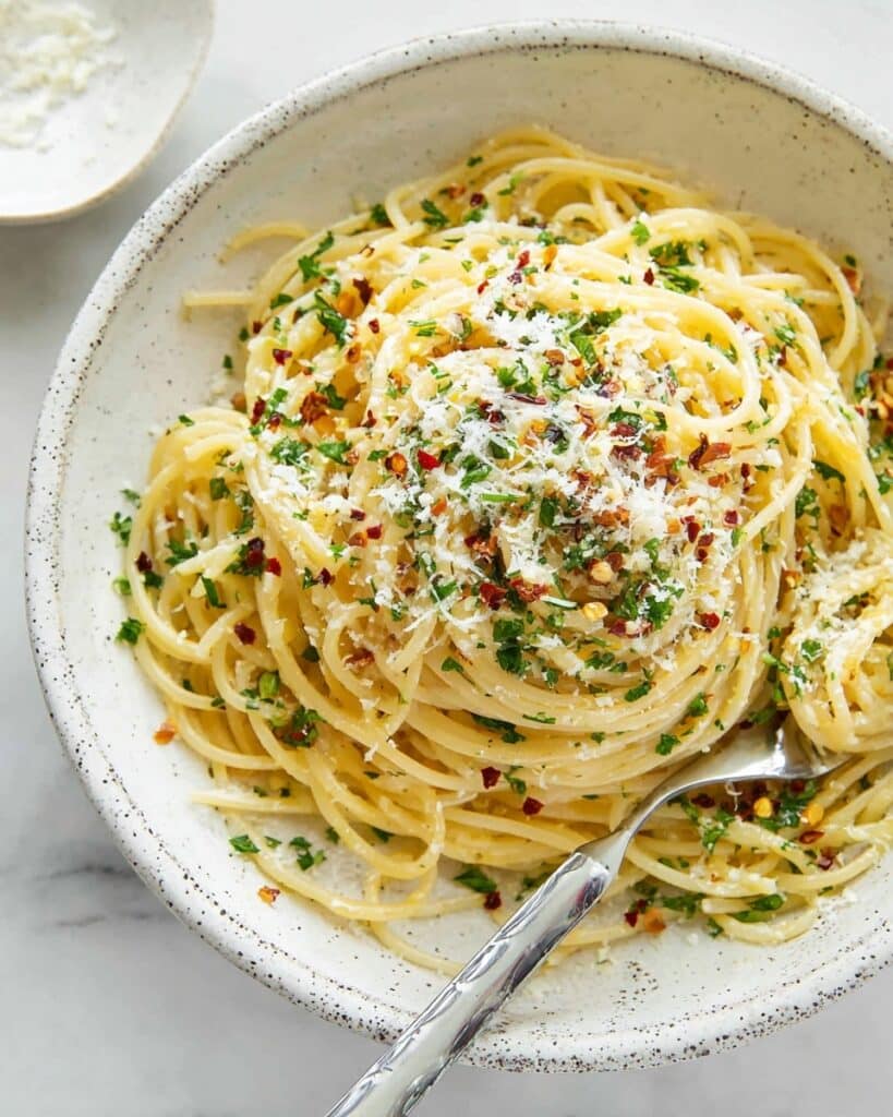 Spaghetti with Garlic and Olive Oil Recipe