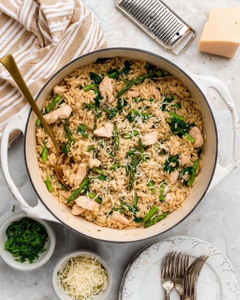 One Pot Chicken Orzo with Asparagus and Spinach Recipe